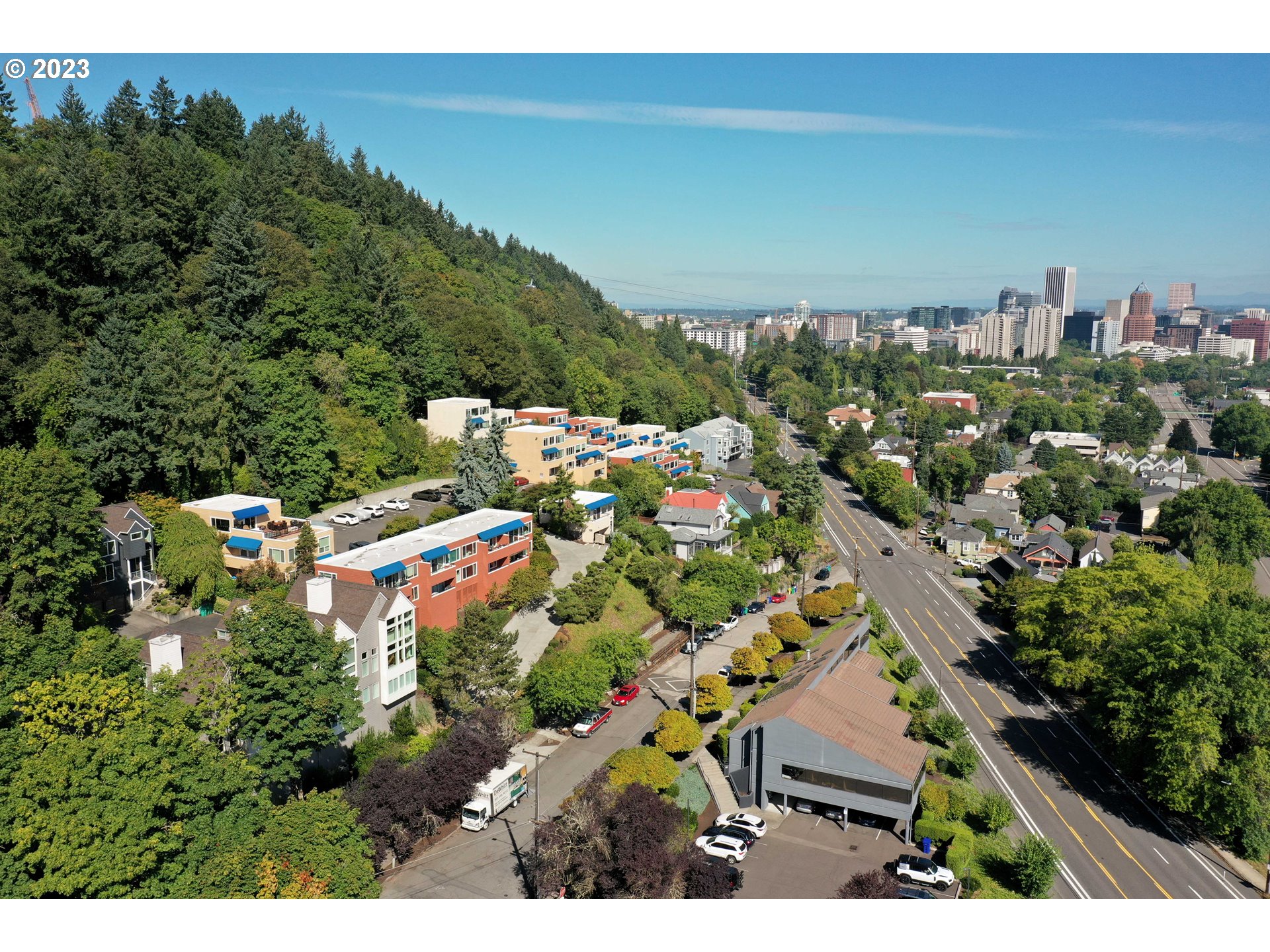 3701 Southwest Condor Avenue, Unit E1 Portland, OR 97239 - Photo 33 of 35 Gallery Image 33