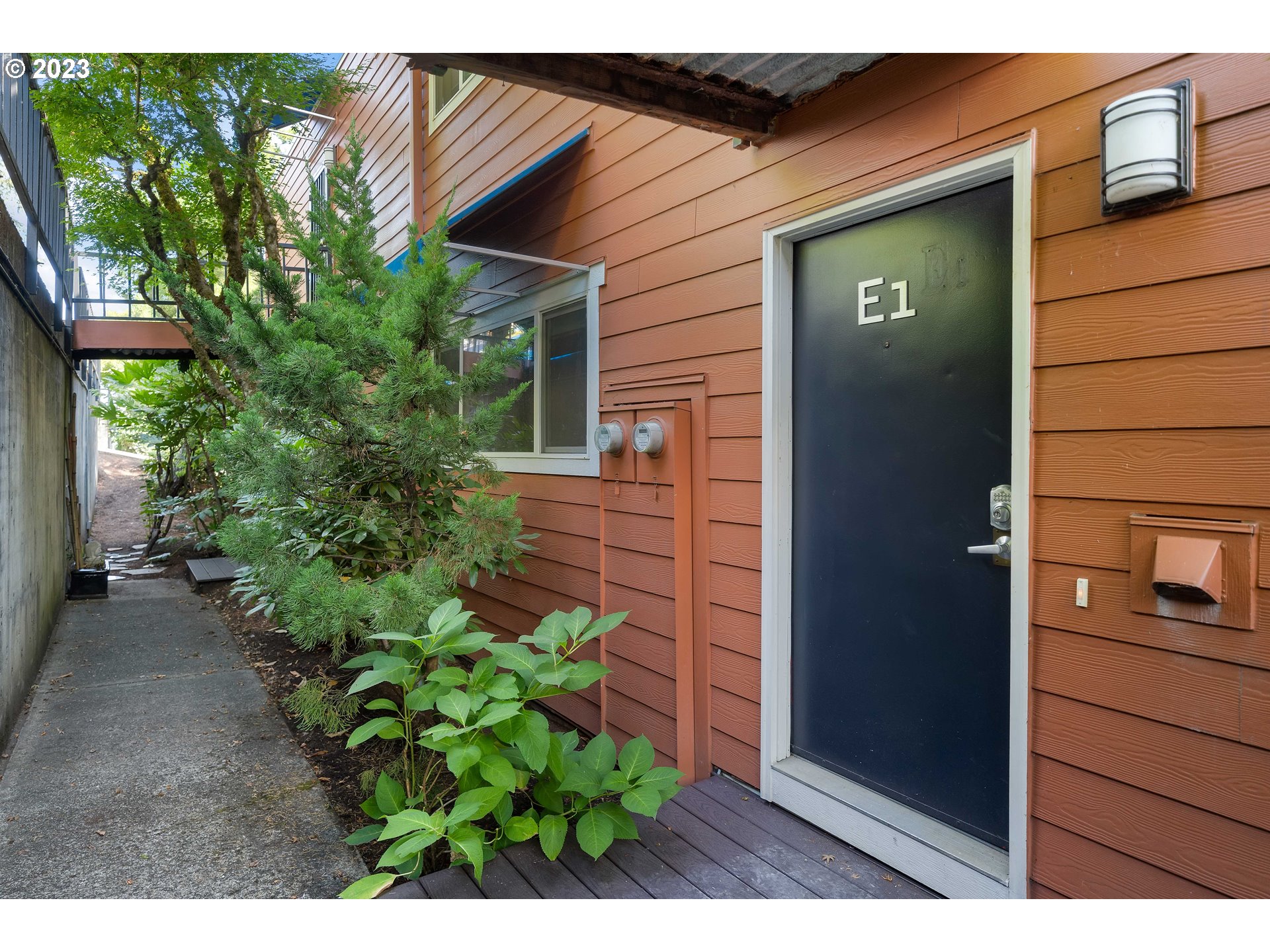 3701 Southwest Condor Avenue, Unit E1 Portland, OR 97239 - Photo 4 of 35 Gallery Image 4