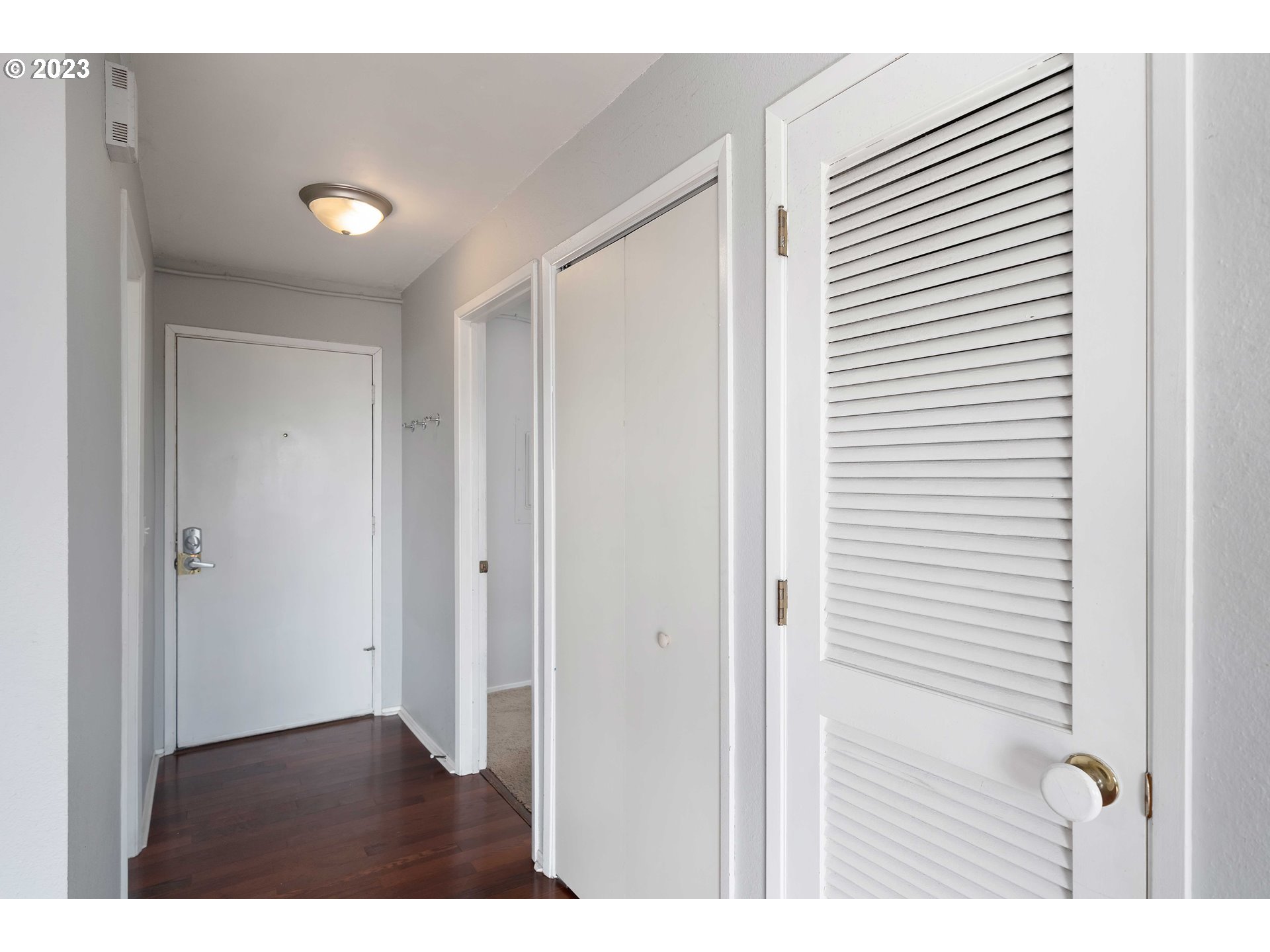 3701 Southwest Condor Avenue, Unit E1 Portland, OR 97239 - Photo 5 of 35 Gallery Image 5