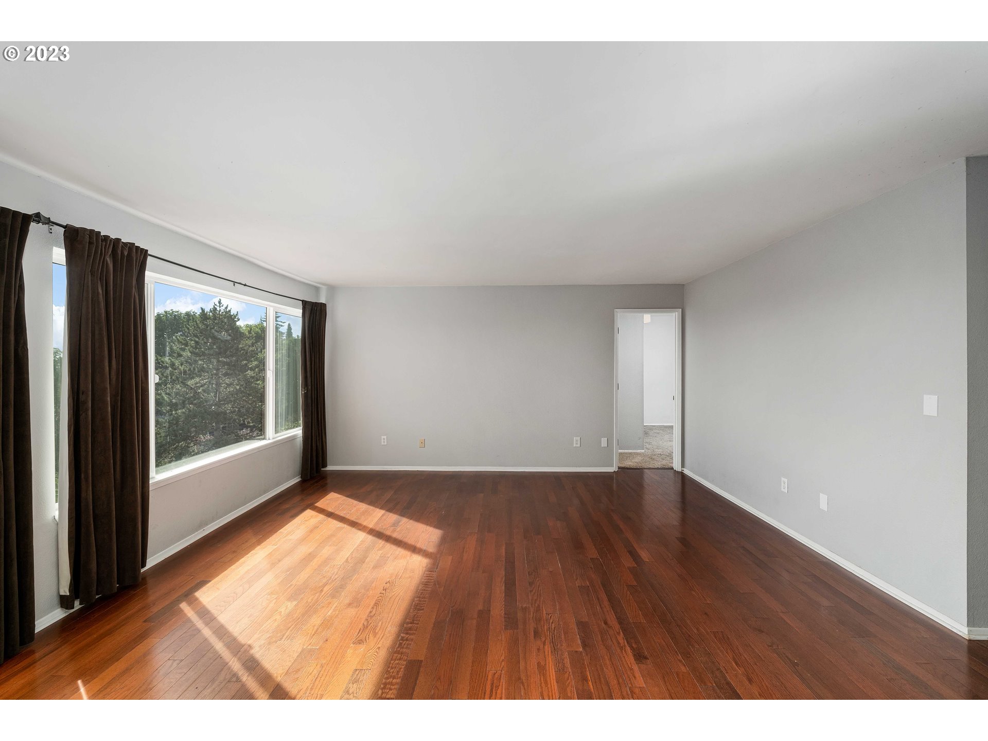 3701 Southwest Condor Avenue, Unit E1 Portland, OR 97239 - Photo 6 of 35 Gallery Image 6
