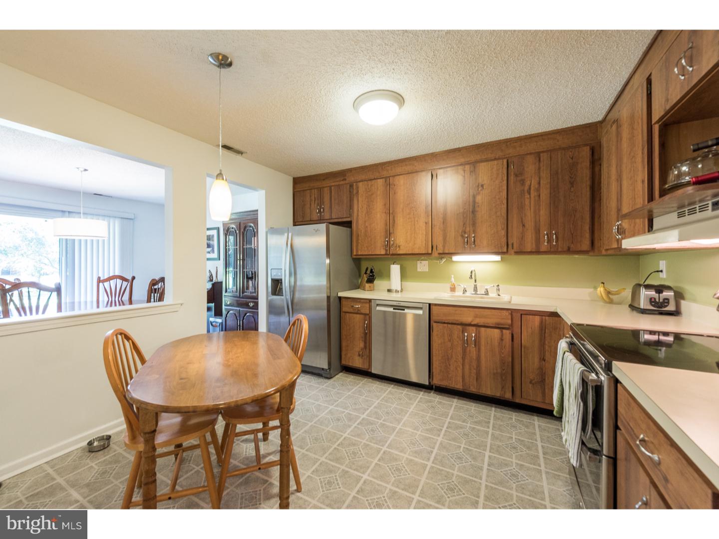 44 Rittenhouse Court, Unit 201 Chesterbrook, PA 19087 - Photo 5 of 24