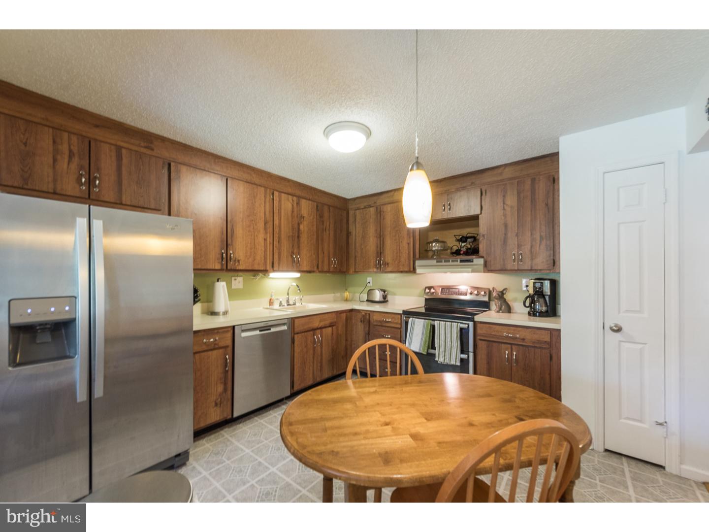 44 Rittenhouse Court, Unit 201 Chesterbrook, PA 19087 - Photo 8 of 24