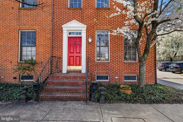 $3,500 | 211 West Hill Street, Baltimore, MD 21230