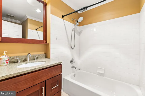 $3,500 | 211 West Hill Street, Baltimore, MD 21230