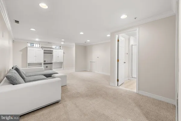 $3,500 | 211 West Hill Street, Baltimore, MD 21230