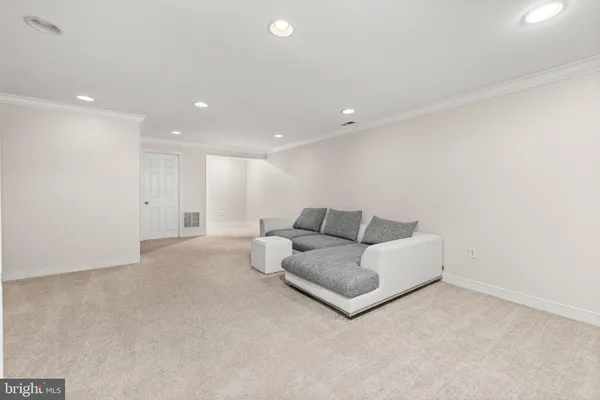 $3,500 | 211 West Hill Street, Baltimore, MD 21230