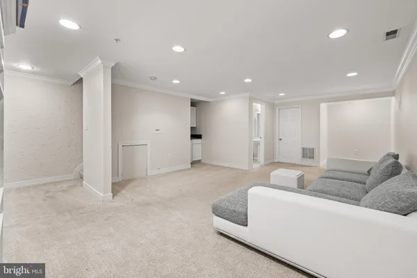 $3,500 | 211 West Hill Street, Baltimore, MD 21230