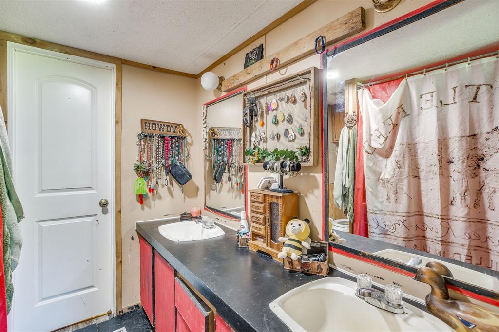 1100 Knob Road Springtown, TX 76082 - Photo 23 of 28