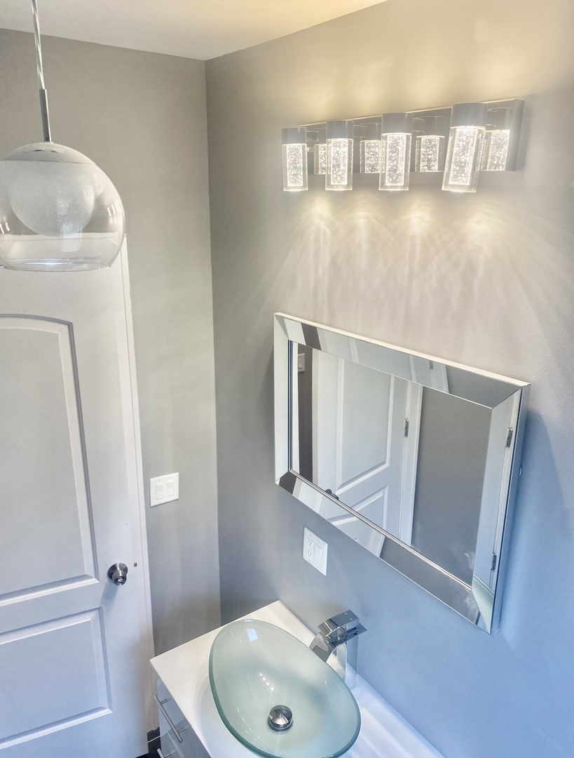 7806 South Rhodes Avenue Chicago, IL 60619 - Photo 11 of 17