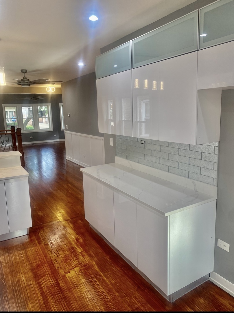 7806 South Rhodes Avenue Chicago, IL 60619 - Photo 8 of 17