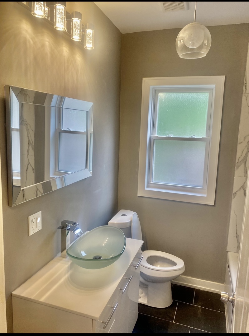 7806 South Rhodes Avenue Chicago, IL 60619 - Photo 10 of 17