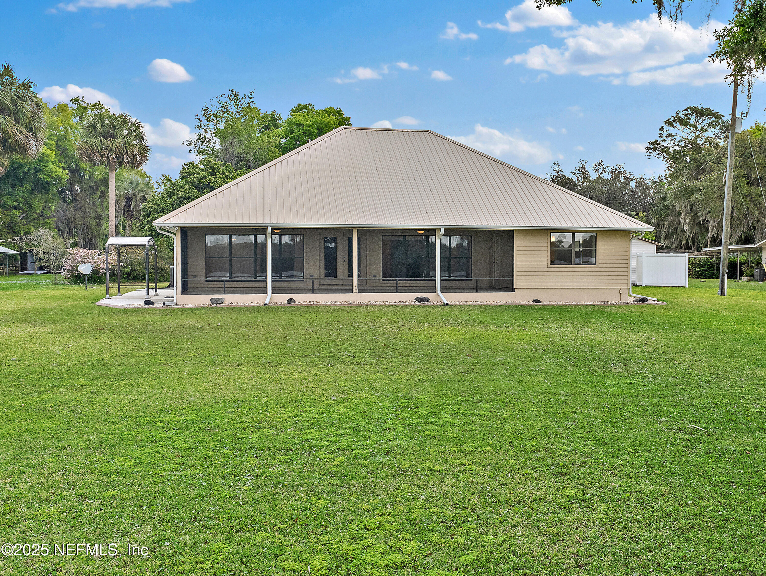 343 East Buffalo Bluff Road Satsuma, FL 32189 - Photo 28 of 38 26-Backyard