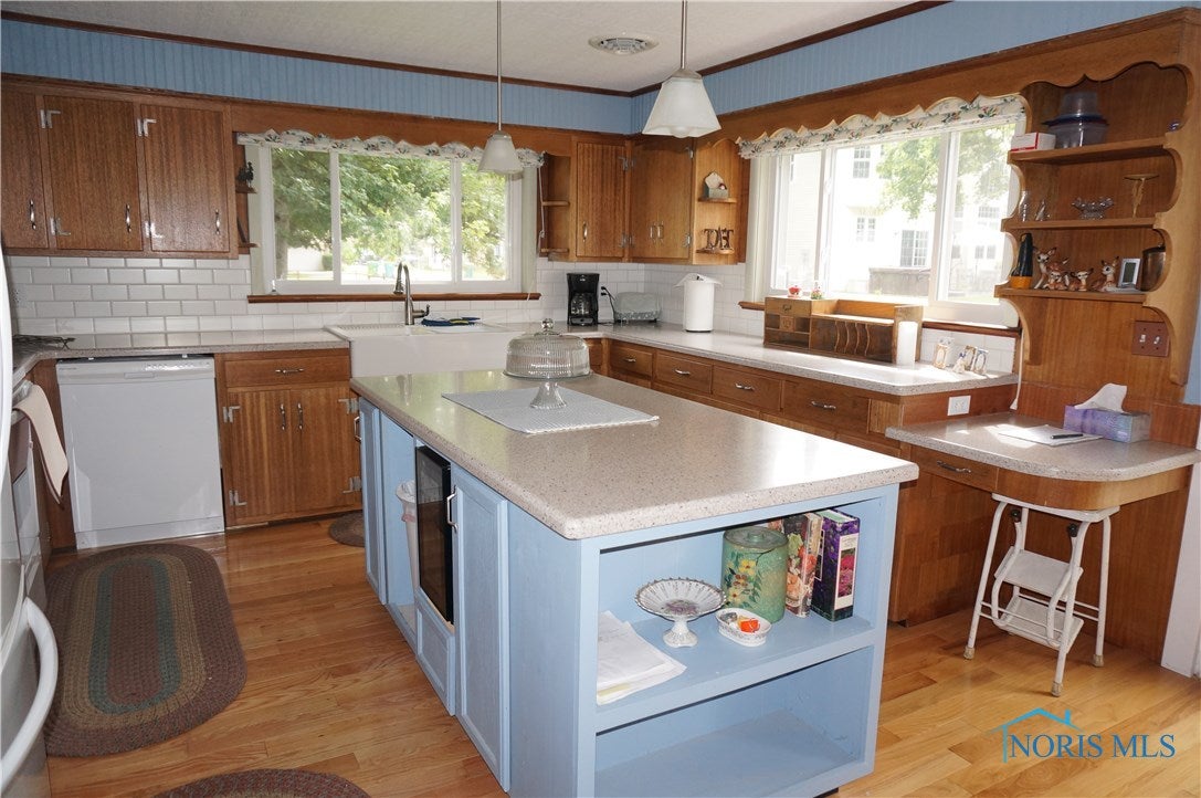 349 Colony Road Rossford, OH 43460 - Photo 4 of 25 Gallery Image 4