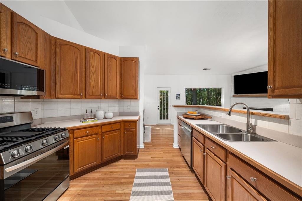 16218 Henderson Road Milton, GA 30004 - Photo 19 of 70