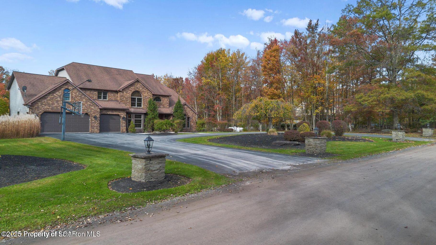 1266 Ryman Road Dallas, PA 18612 - Photo 4 of 73 4