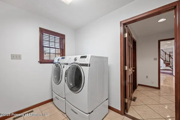 $849,000 | 1266 Ryman Road, Dallas, PA 18612