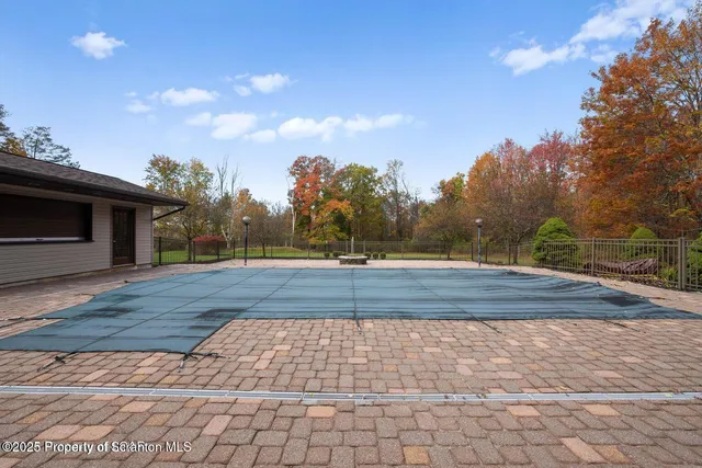 $849,000 | 1266 Ryman Road, Dallas, PA 18612