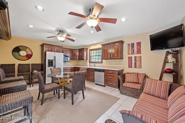 $849,000 | 1266 Ryman Road, Dallas, PA 18612