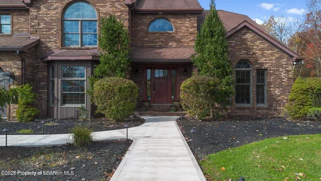 $849,000 | 1266 Ryman Road, Dallas, PA 18612