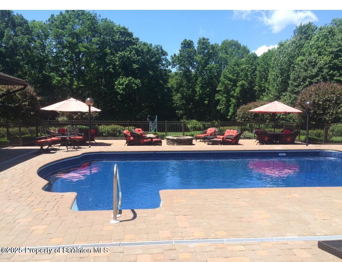 1266 Ryman Road Dallas, PA 18612 - Photo 10 of 73 10