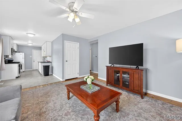 $225,000 | 12157 Belaire Place, Maryland Heights, MO 63043