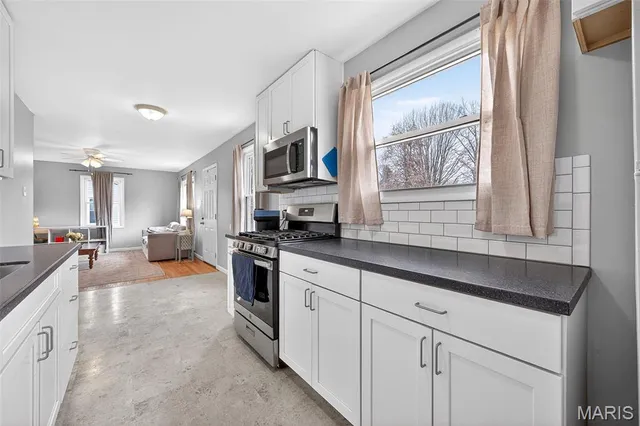 $225,000 | 12157 Belaire Place, Maryland Heights, MO 63043