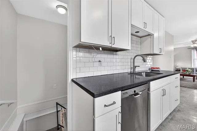 $225,000 | 12157 Belaire Place, Maryland Heights, MO 63043