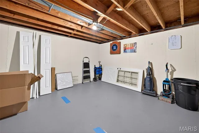 $225,000 | 12157 Belaire Place, Maryland Heights, MO 63043