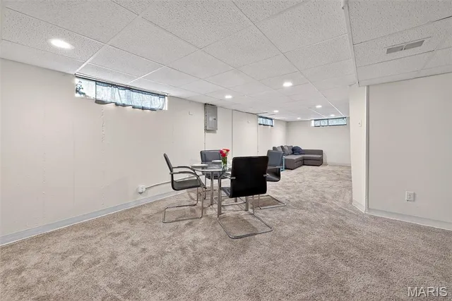 $225,000 | 12157 Belaire Place, Maryland Heights, MO 63043