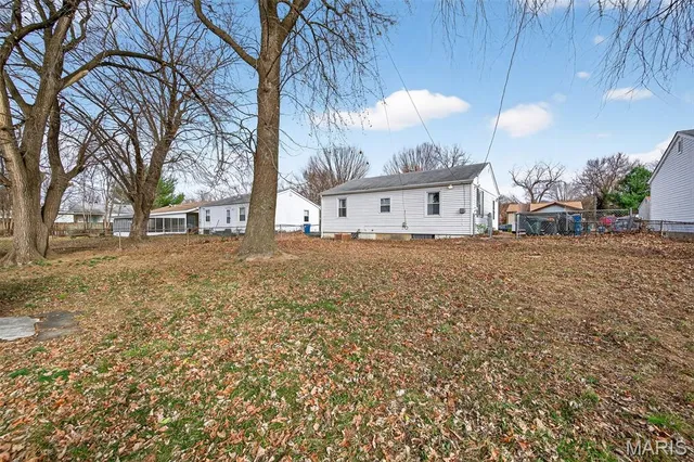 $225,000 | 12157 Belaire Place, Maryland Heights, MO 63043