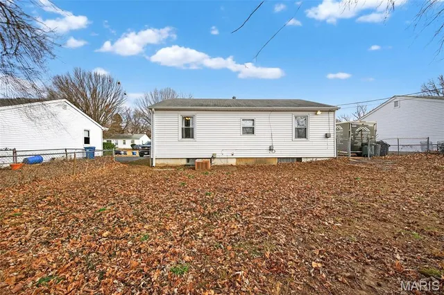 $225,000 | 12157 Belaire Place, Maryland Heights, MO 63043