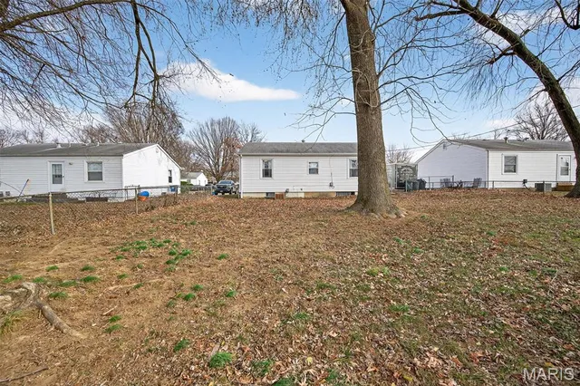 $225,000 | 12157 Belaire Place, Maryland Heights, MO 63043