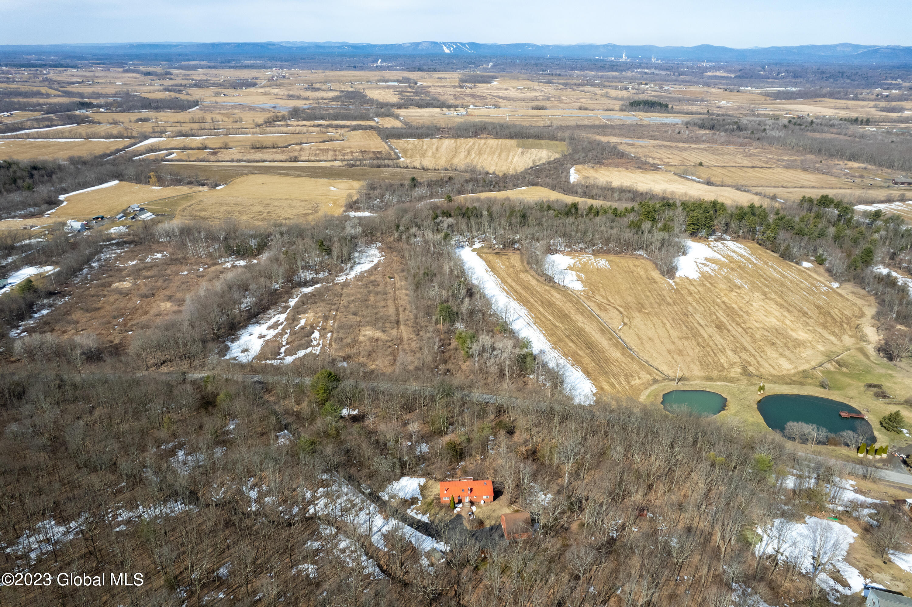 196 Hinds Road Fort Edward, NY 12828 - Photo 6 of 26 196Hinds-33