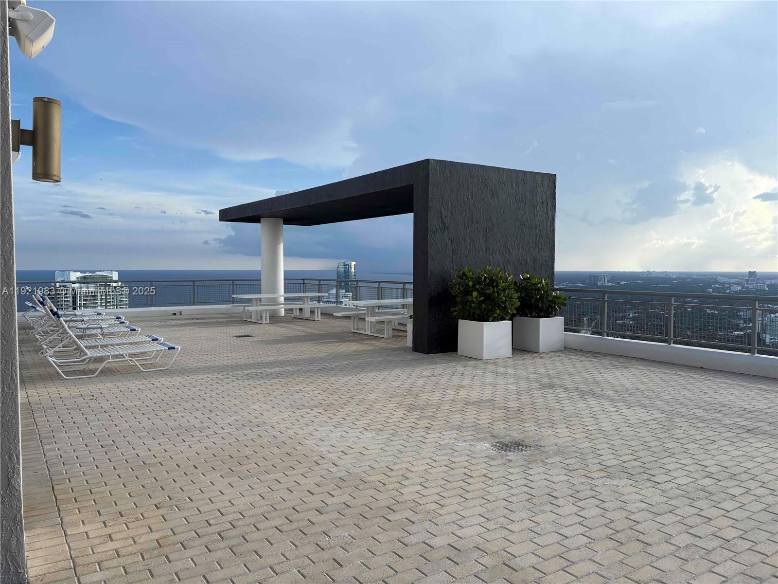 60 Southwest 13th Street, Unit 4414 Miami, FL 33130 - Photo 19 of 22