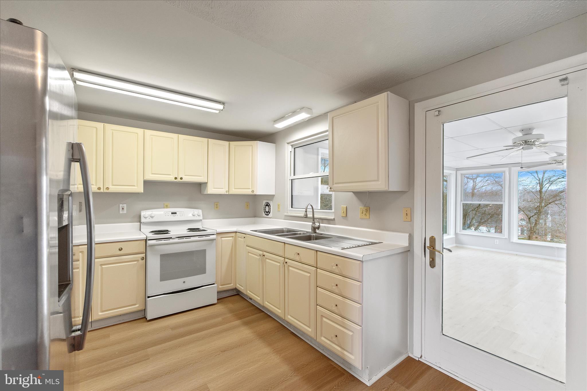 12702 Lunan Road Clinton, MD 20735 - Photo 10 of 35 Gallery Image 10