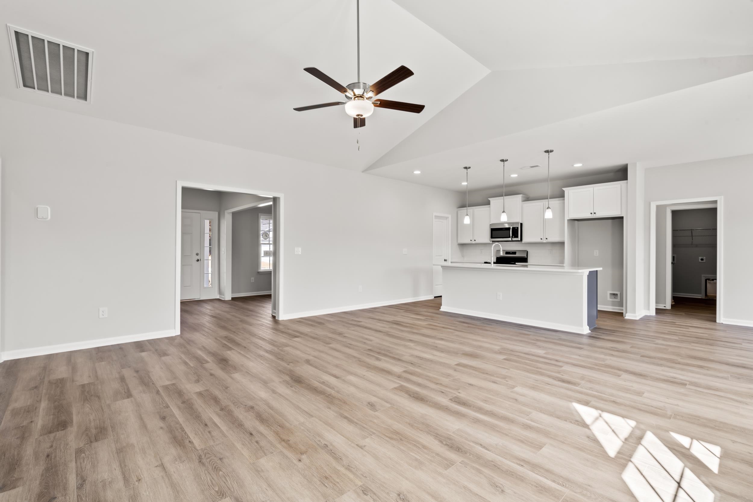 1005 Oakley Street Georgetown, SC 29440 - Photo 5 of 29 Stock Photo