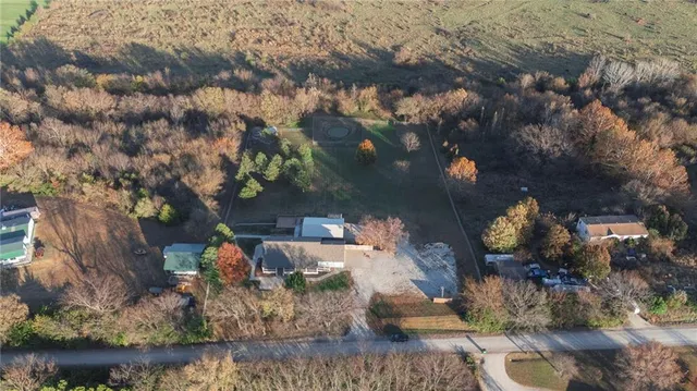 $600,000 | 31731 Lookout Road, Paola, KS 66071
