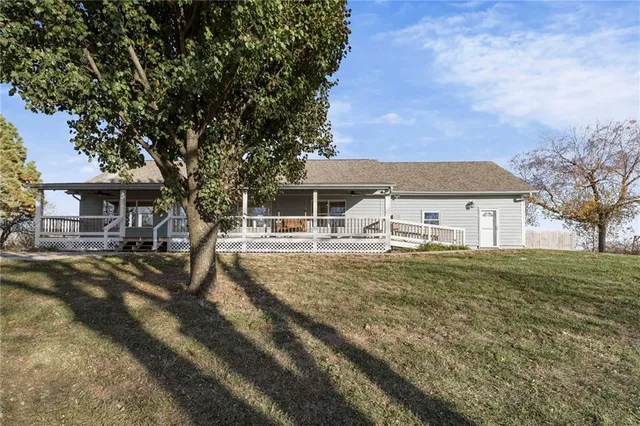 $600,000 | 31731 Lookout Road, Paola, KS 66071