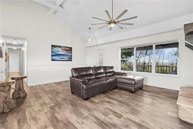 $600,000 | 31731 Lookout Road, Paola, KS 66071