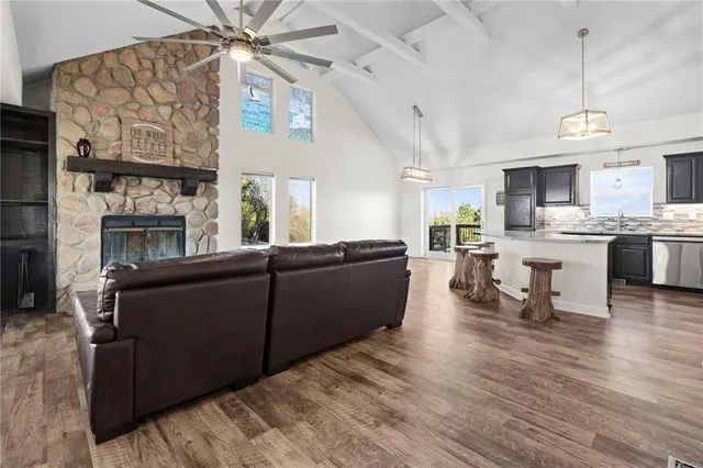 $600,000 | 31731 Lookout Road, Paola, KS 66071