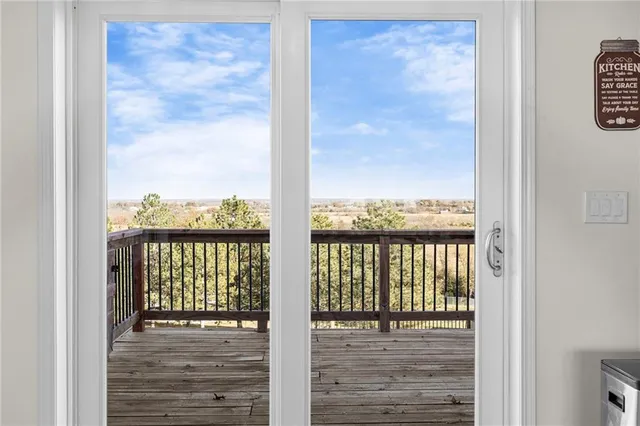 $600,000 | 31731 Lookout Road, Paola, KS 66071