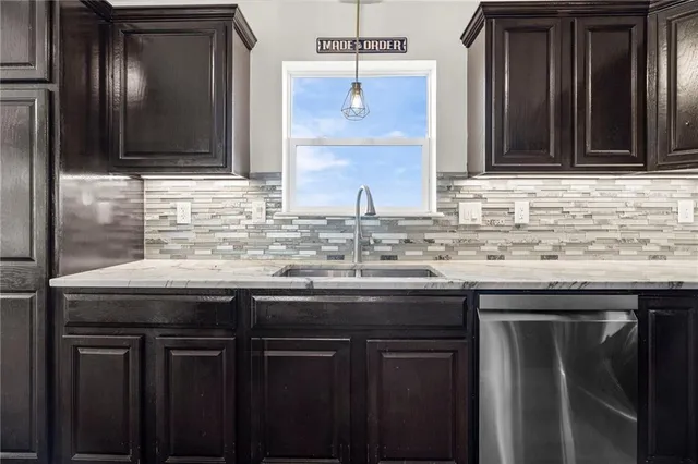 $600,000 | 31731 Lookout Road, Paola, KS 66071