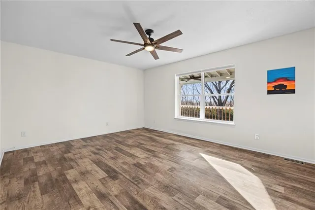 $600,000 | 31731 Lookout Road, Paola, KS 66071