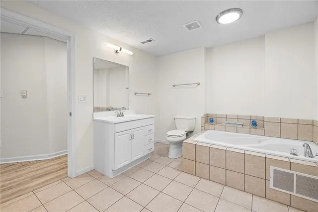 $600,000 | 31731 Lookout Road, Paola, KS 66071