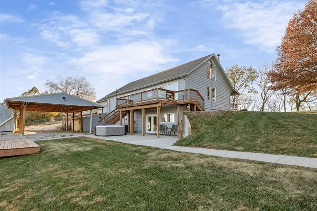 $600,000 | 31731 Lookout Road, Paola, KS 66071