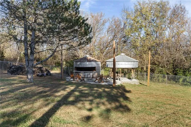 $600,000 | 31731 Lookout Road, Paola, KS 66071