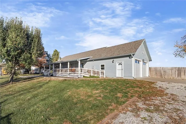 $600,000 | 31731 Lookout Road, Paola, KS 66071