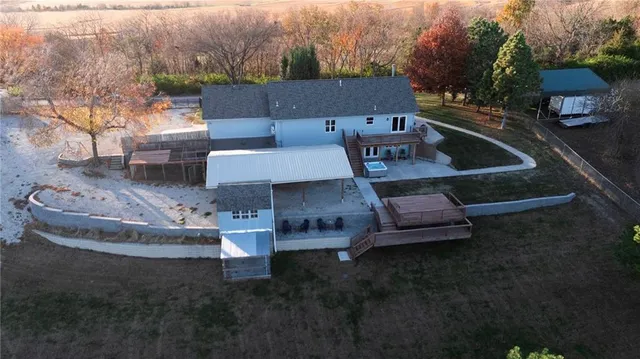 $600,000 | 31731 Lookout Road, Paola, KS 66071