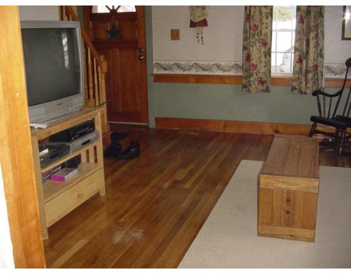 44 Darnell Road Worcester, MA 01606 - Photo 3 of 12 Gallery Image 3
