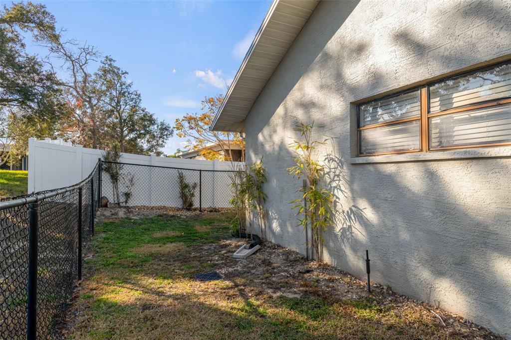 10918 Midland Bridge Road Hudson, FL 34667 - Photo 39 of 42 a backyard of a house